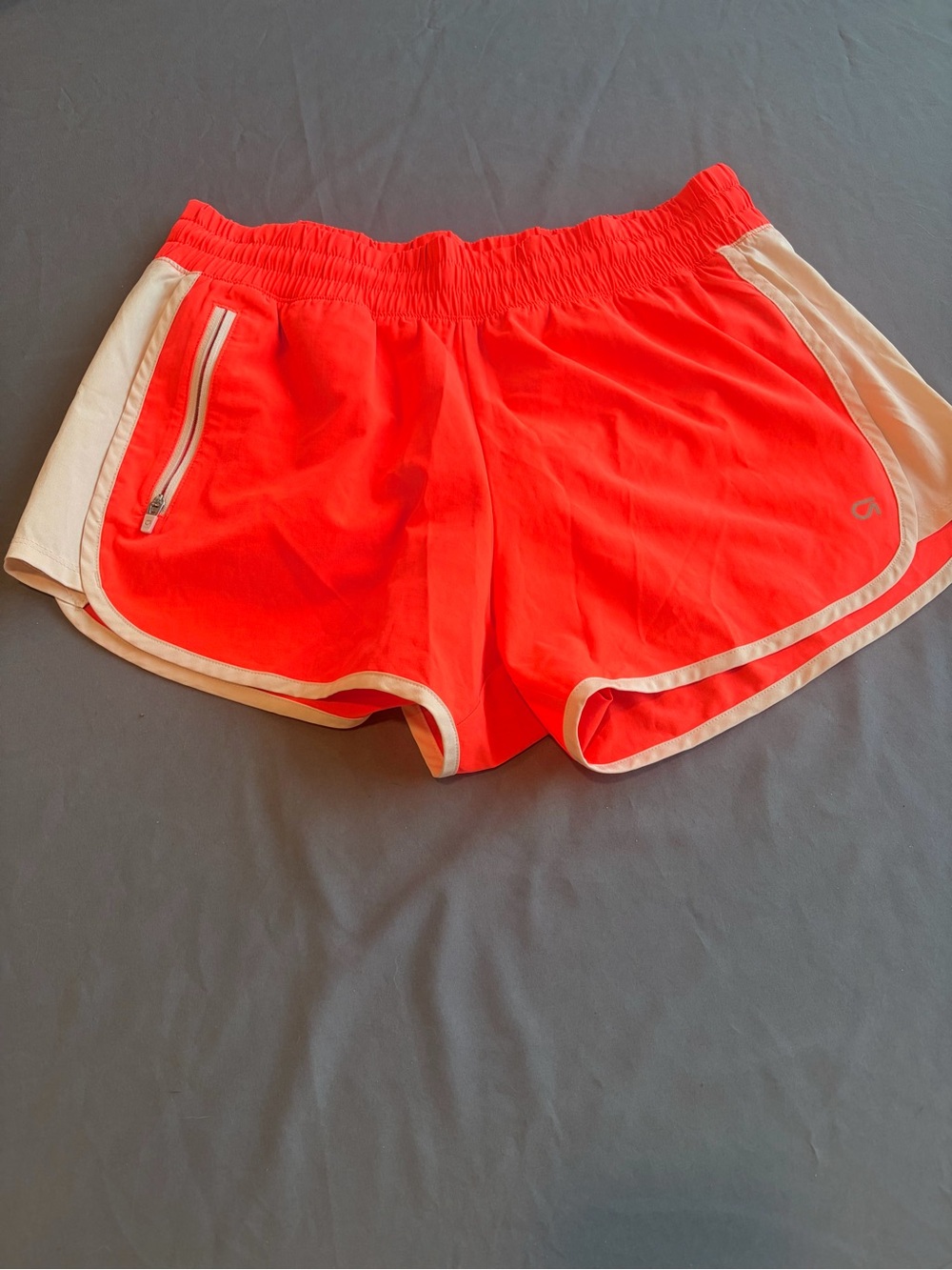 Women's GapFit Neon Coral Contrast-Trim Running Shorts M
